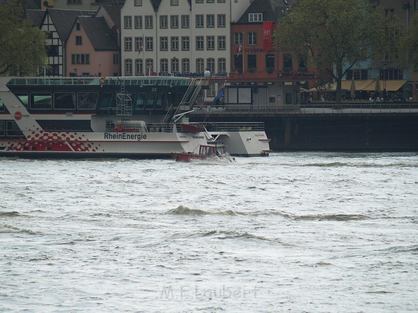 Uebungsfahrt Loeschboot und Ursula P91.JPG